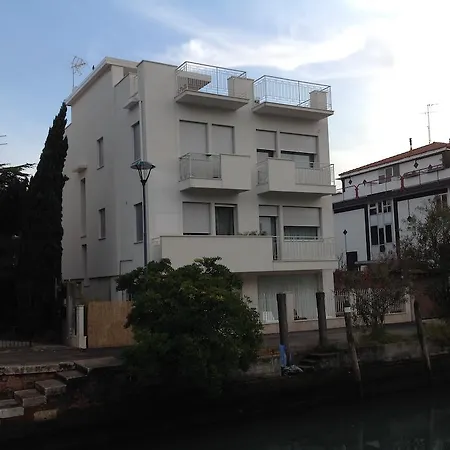 招待所 Venice Movie