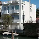 Venice Movie 招待所 3*